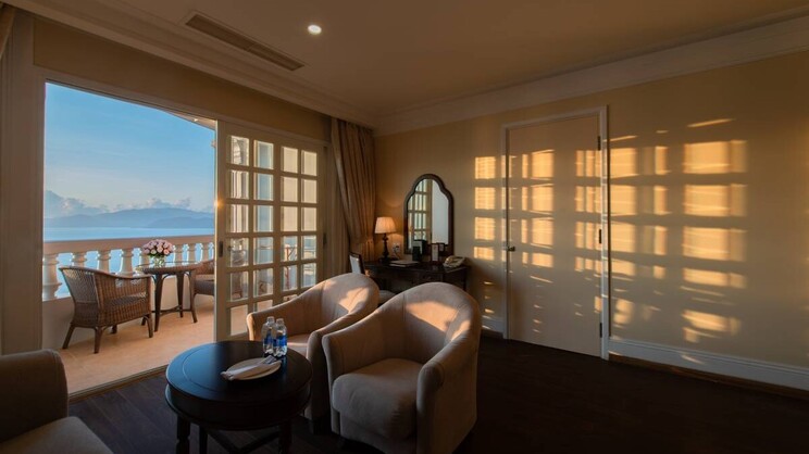 The Sunrise Nha Trang Beach Hotel and Spa